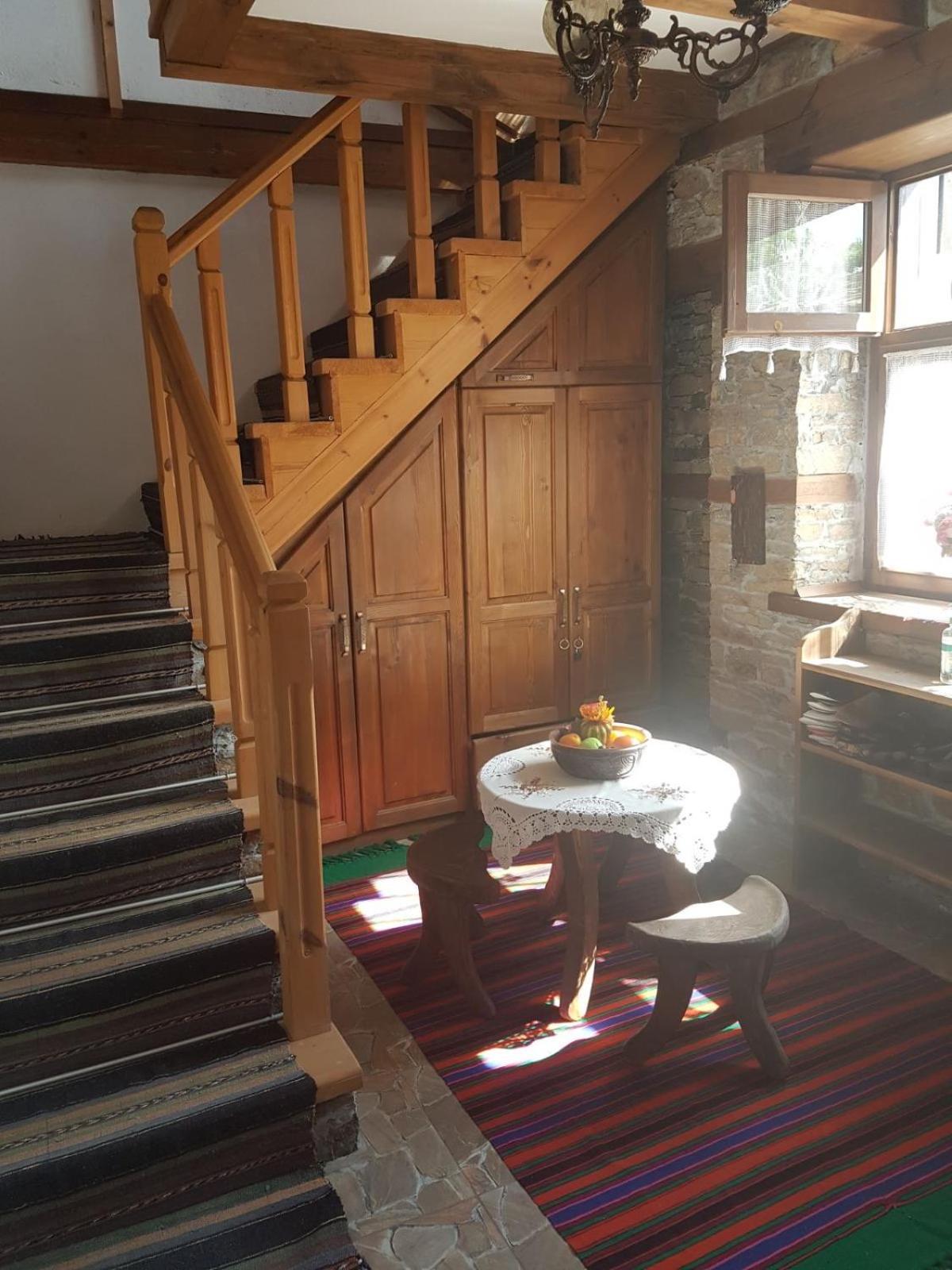 Тодорината Къща Hotel Leshten ภายนอก รูปภาพ