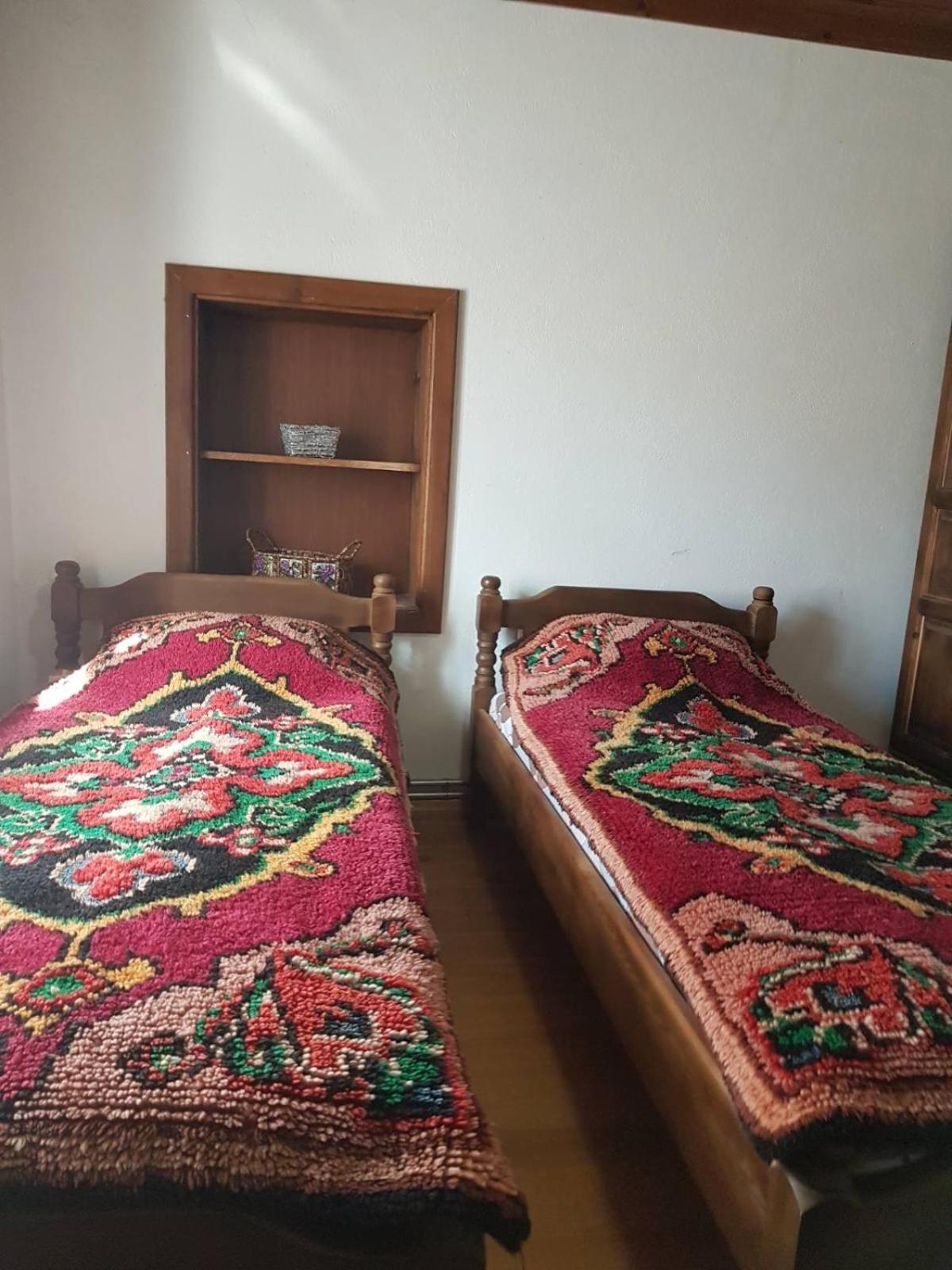 Тодорината Къща Hotel Leshten ภายนอก รูปภาพ
