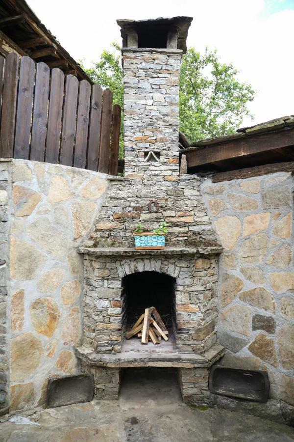 Тодорината Къща Hotel Leshten ภายนอก รูปภาพ